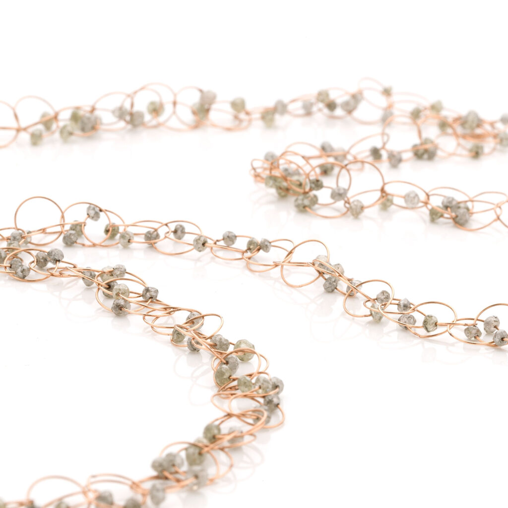 Collier van roodgoud met diamant