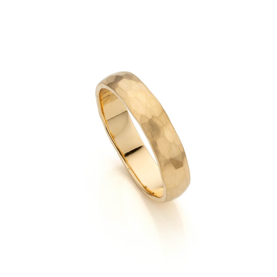 rosegouden ring licht bol hamerslag mat